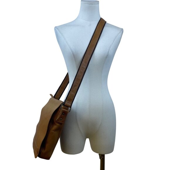 Latico Unisex Brown Leather Adjustable Strap Spacious Interior Crossbody Bag - Picture 8 of 11